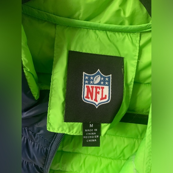 NFL Seattle Seahawks Football Puffer Vest - Picture 3 of 6